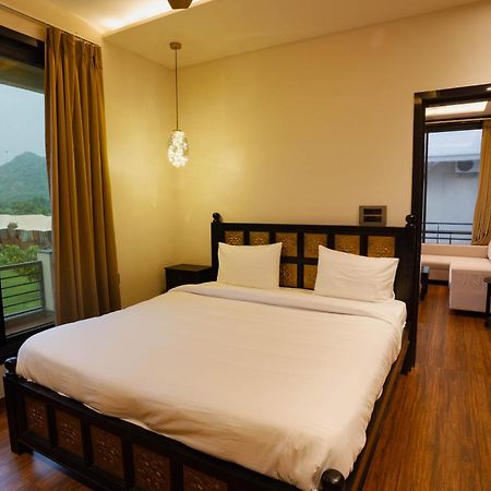 La Nature Hotels & Resorts Sikar エクステリア 写真