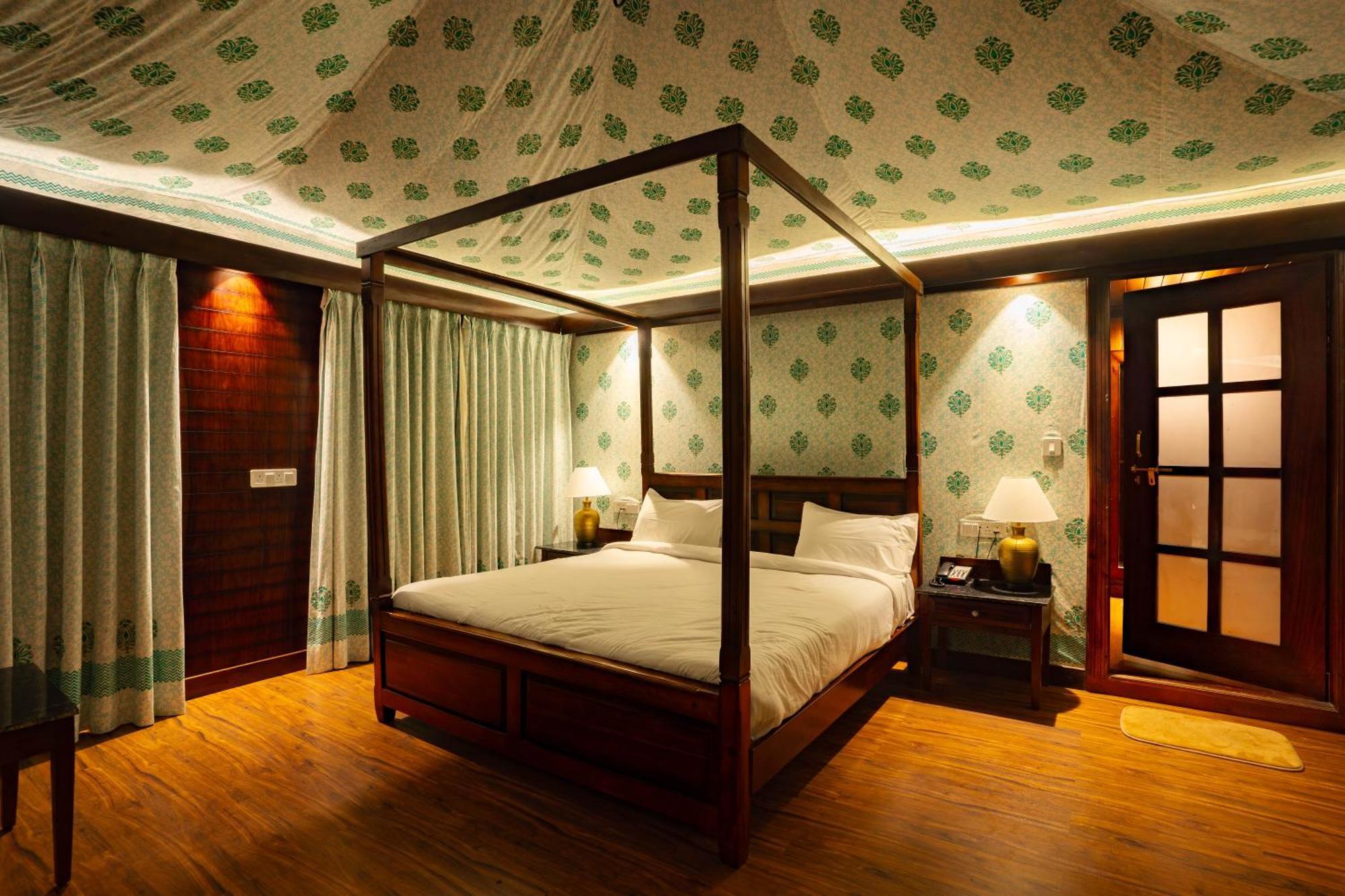 La Nature Hotels & Resorts Sikar エクステリア 写真