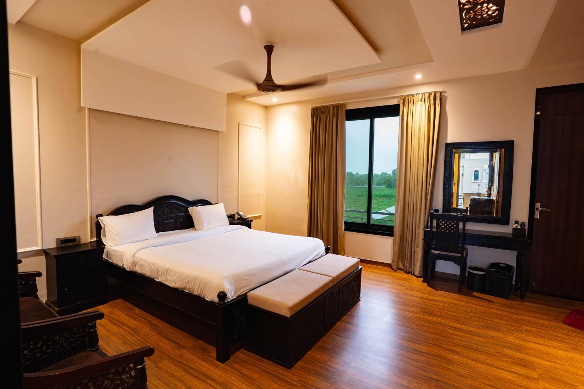 La Nature Hotels & Resorts Sikar エクステリア 写真