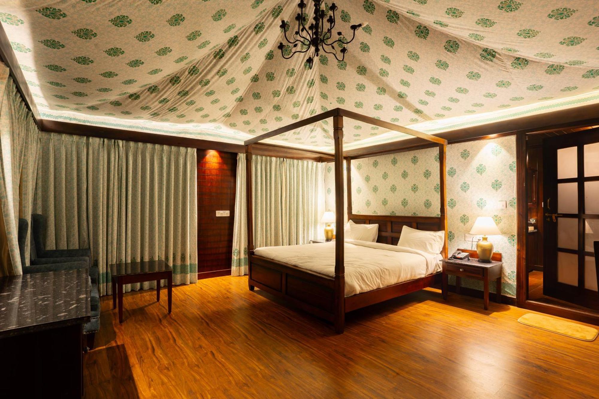 La Nature Hotels & Resorts Sikar エクステリア 写真