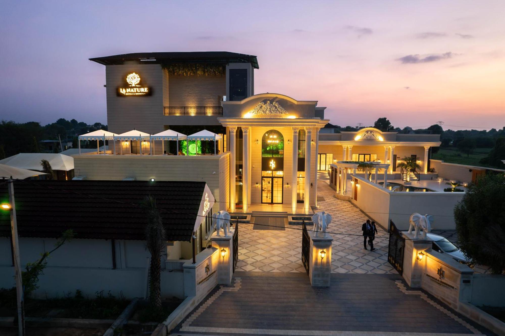 La Nature Hotels & Resorts Sikar エクステリア 写真