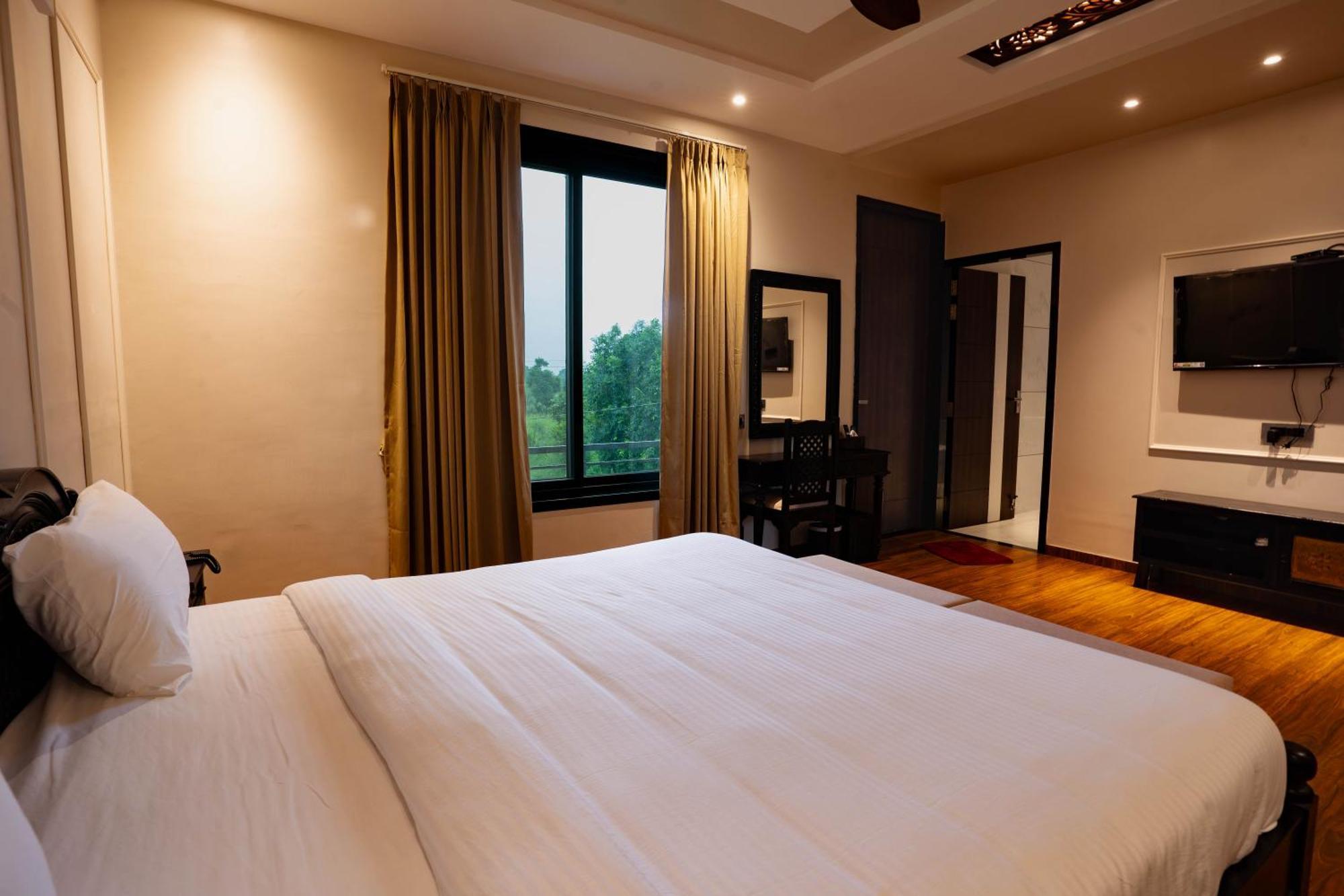 La Nature Hotels & Resorts Sikar エクステリア 写真