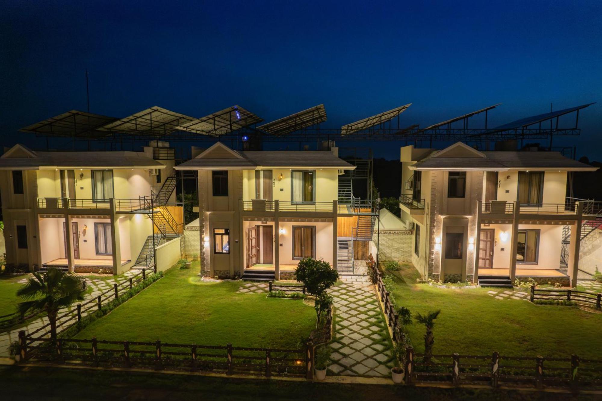 La Nature Hotels & Resorts Sikar エクステリア 写真