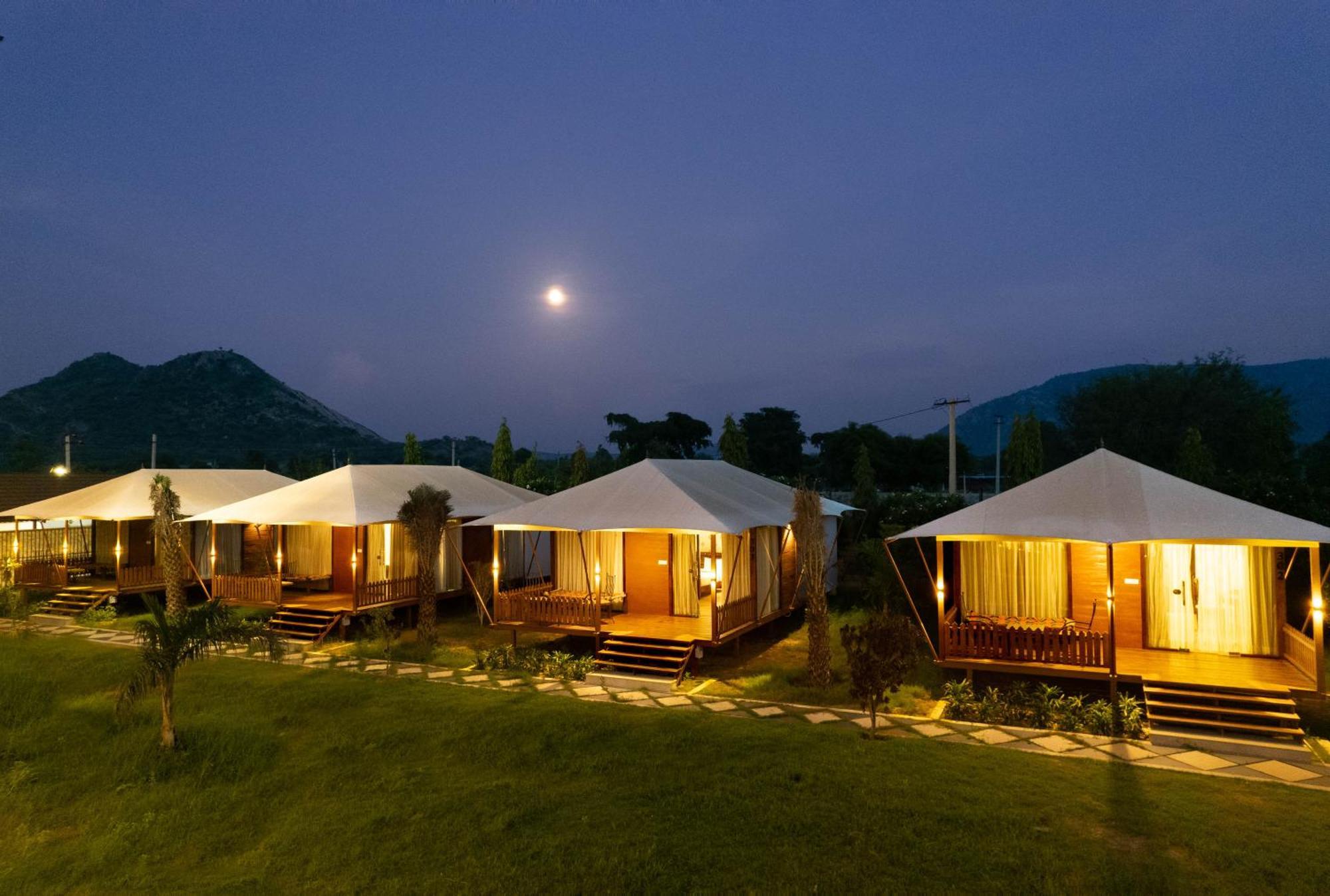 La Nature Hotels & Resorts Sikar エクステリア 写真