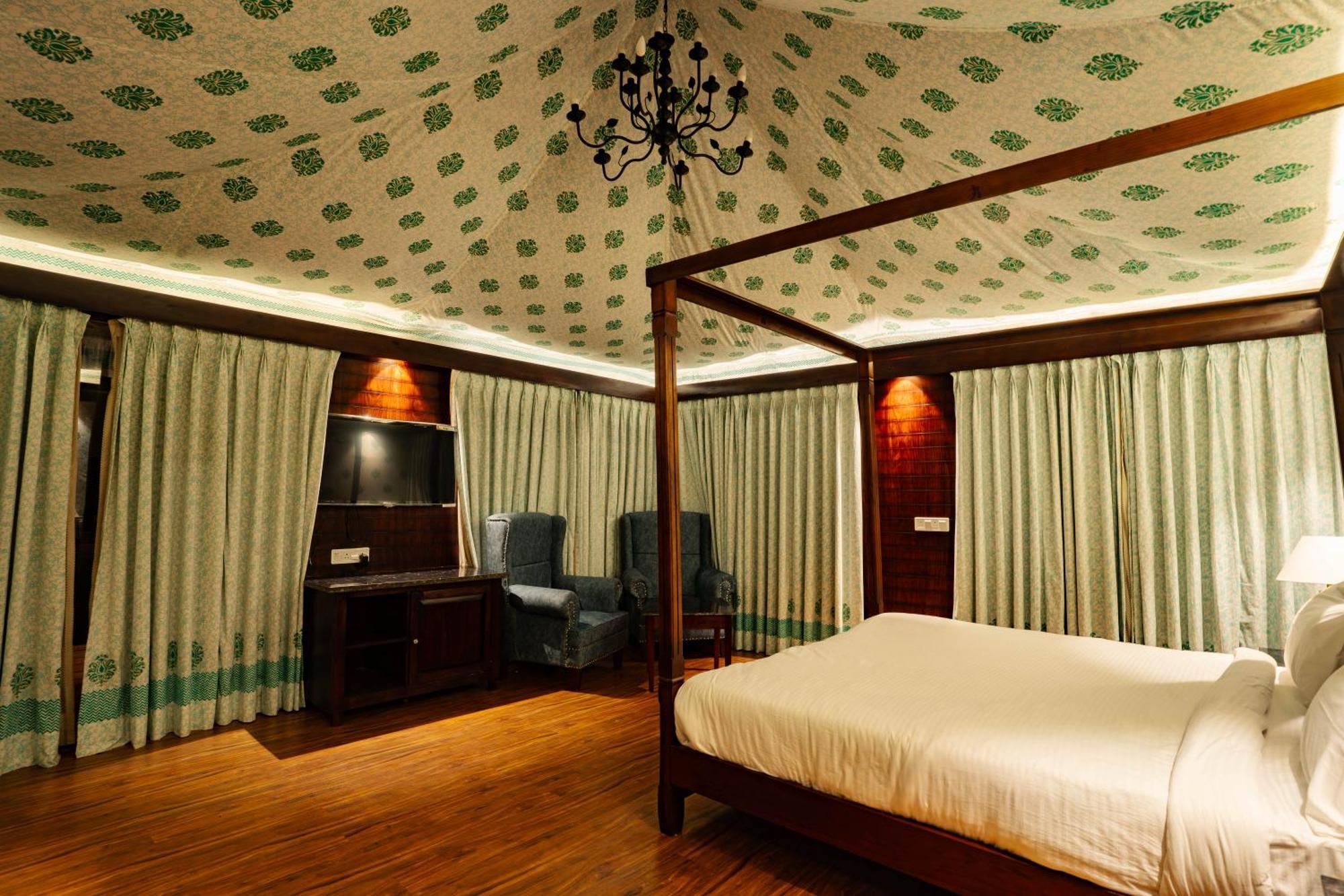 La Nature Hotels & Resorts Sikar エクステリア 写真